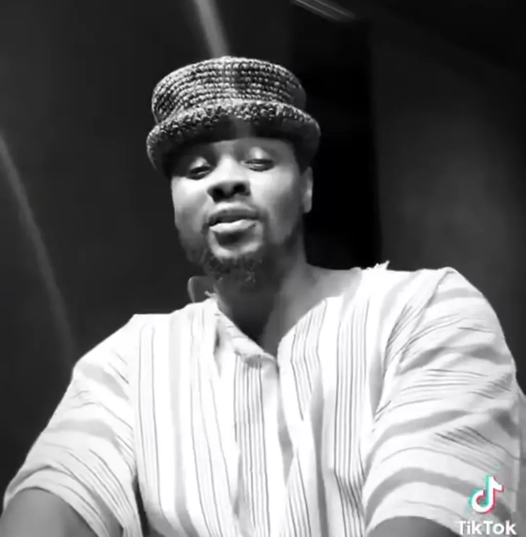 Kizz Daniel Ft Seyi Vibez — 30 Missed Calls Kizz Daniel Ft Seyi Vibez — 30 Missed Calls Mp3 Download
