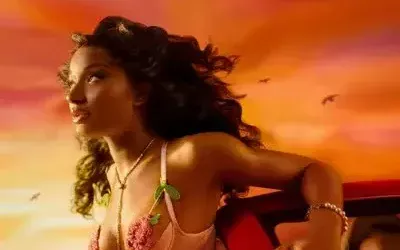 Ayra Starr – Commas