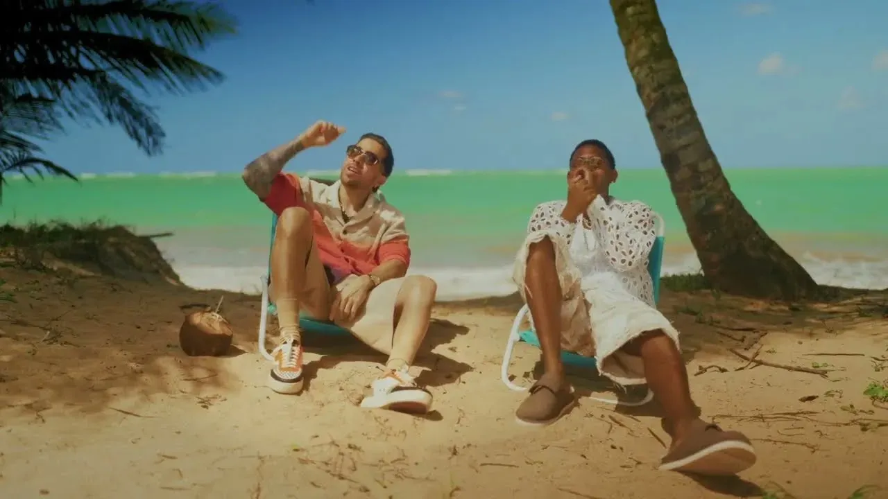 Myke Towers & De La Ghetto – RICA BEBE