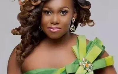 Niniola Apata – Belle