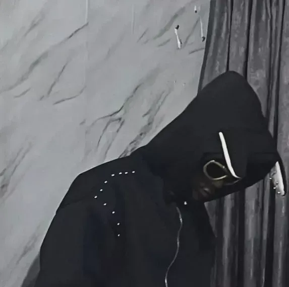 Yung Effissy – Hold something