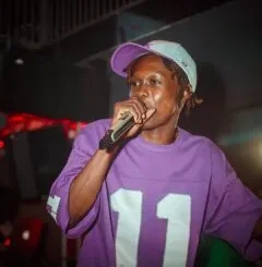 MBWIDO MC – Sasampa AFANYA BALAA SHOW LIVE MPYA USIKU WA UZINDUZI WA TSHERT ZA MASELA SMART (MANZESE TIPTOP