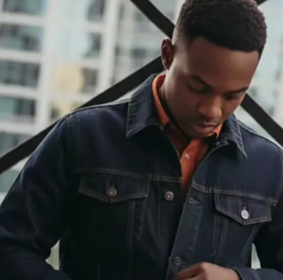 Bee Kriz – Hallelujah